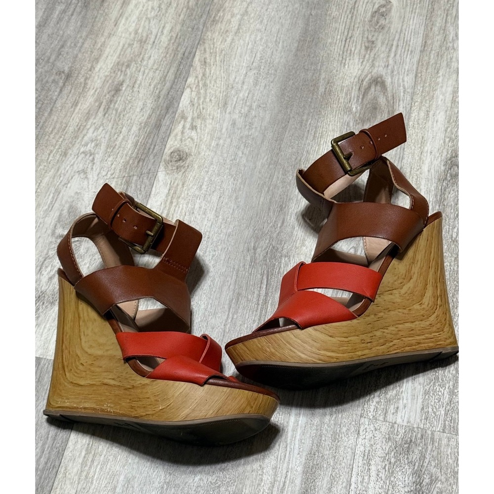Coral‎ and brown wedge sandal size 5.5